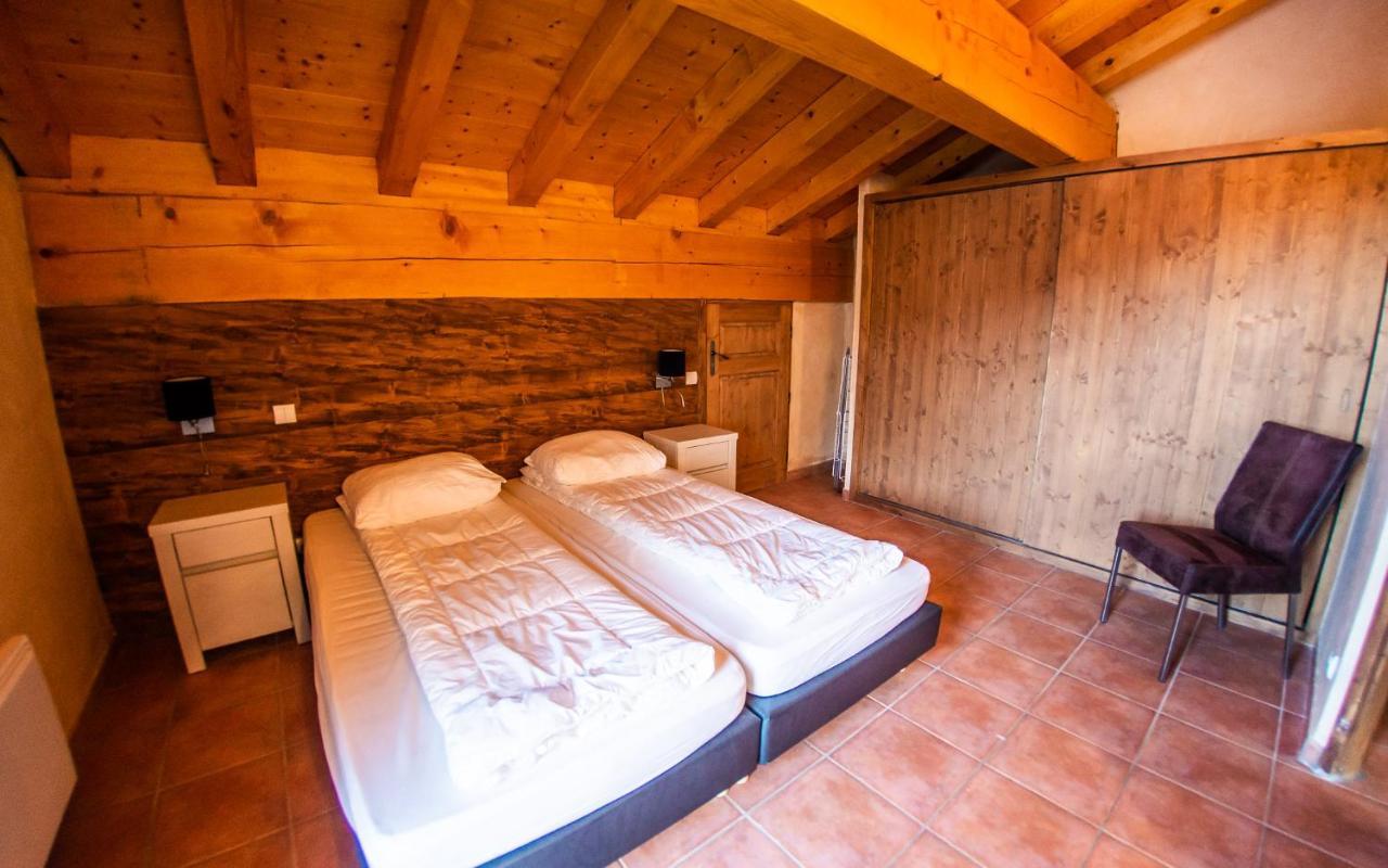Parc Madeleine - Chalets Saint-François-Longchamp Exteriör bild